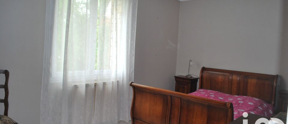 House 11 rooms of 230 m² in Margueron (33220)