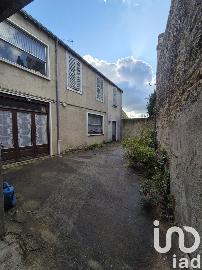 Building in Argenton-sur-Creuse (36200) of 130 m²