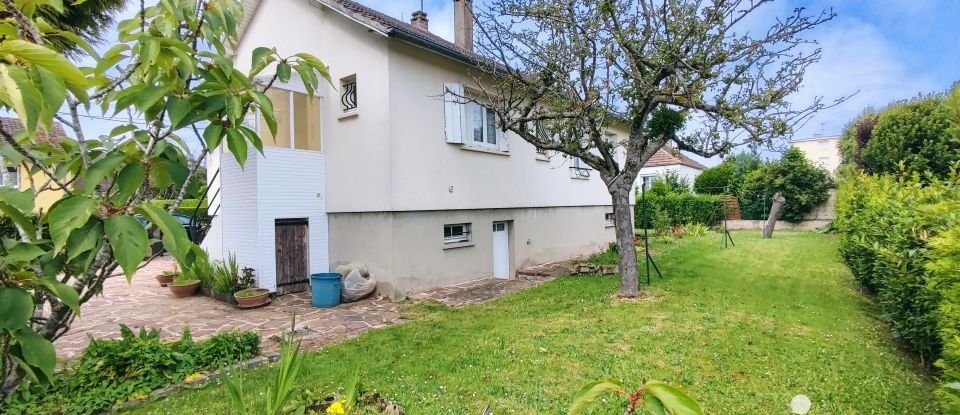 House 3 rooms of 76 m² in Saint-Pierre-en-Auge (14170)