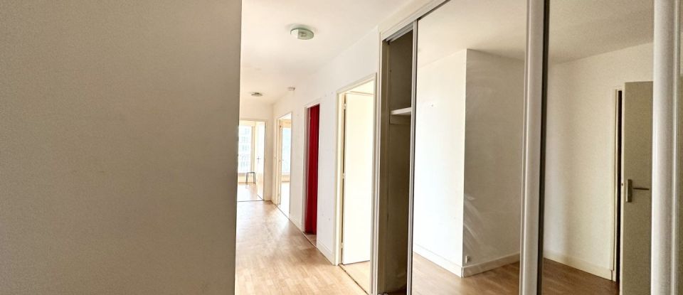 Appartement 3 pièces de 79 m² à Courbevoie (92400)