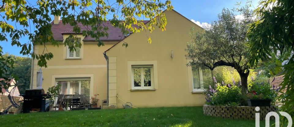 Traditional house 6 rooms of 142 m² in Saclas (91690)