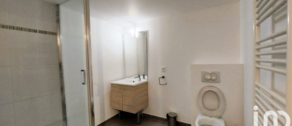 Studio 1 room of 32 m² in Saint-Ouen-sur-Seine (93400)