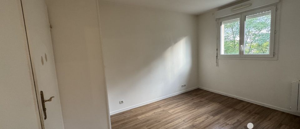 Apartment 2 rooms of 50 m² in Moissy-Cramayel (77550)