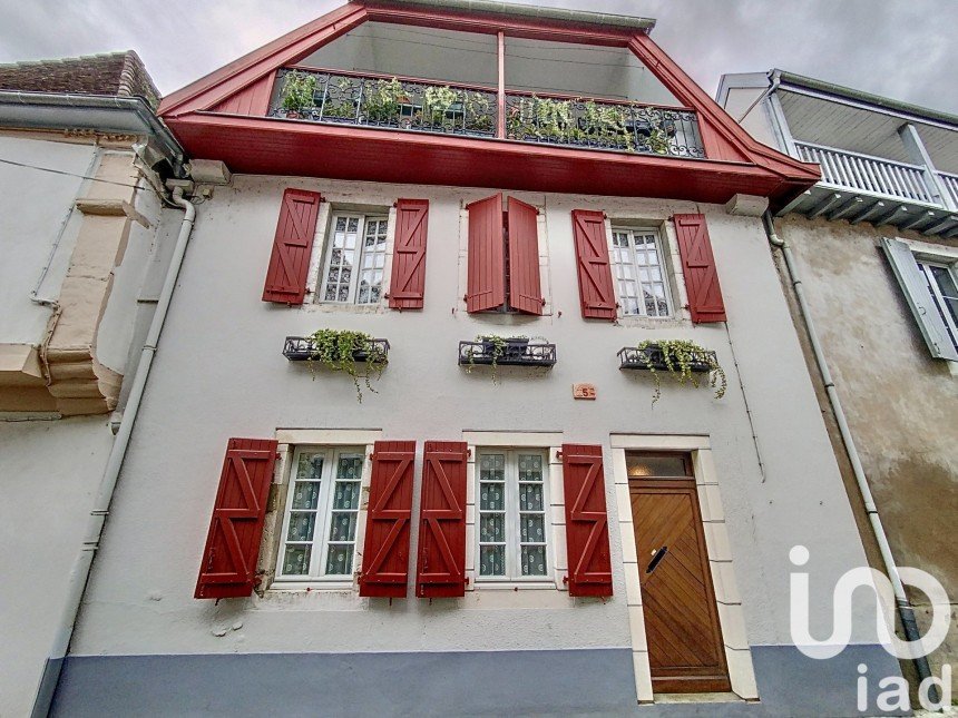 Town house 5 rooms of 142 m² in Salies-de-Béarn (64270)