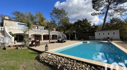 House 8 rooms of 243 m² in Saint-Paul-en-Forêt (83440)