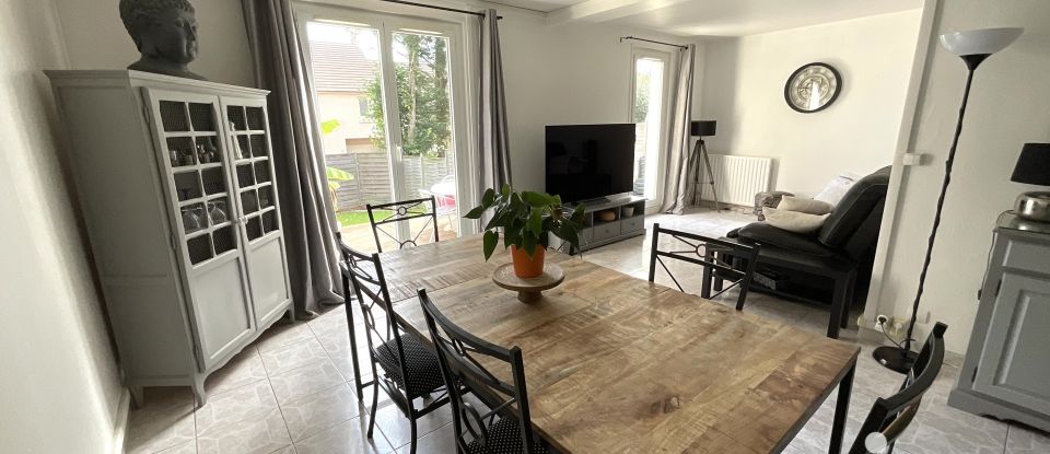 House 4 rooms of 96 m² in Saint-Thibault-des-Vignes (77400)