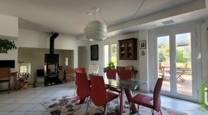 Maison 7 pièces de 154 m² à Crolles (38920)