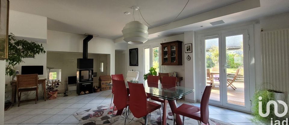 Maison 7 pièces de 154 m² à Crolles (38920)