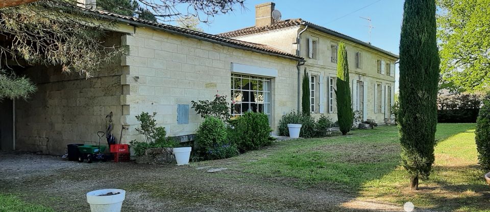 House 10 rooms of 315 m² in Les Billaux (33500)