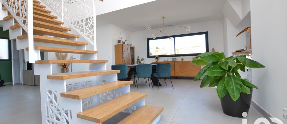 Maison traditionnelle 8 pièces de 208 m² à Narbonne (11100)