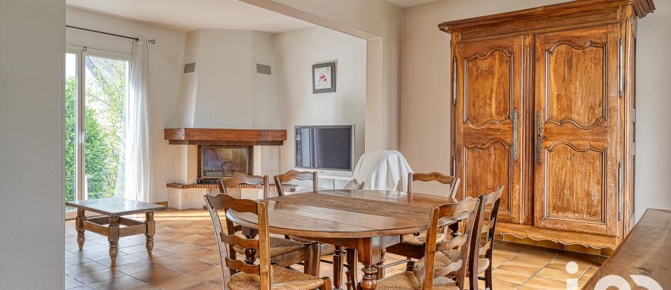 Traditional house 6 rooms of 130 m² in Boissy-Saint-Léger (94470)