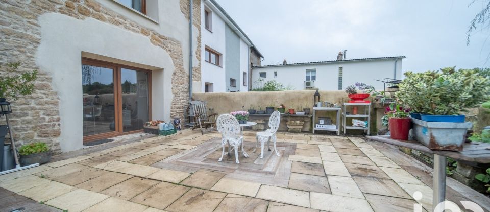 Maison 8 pièces de 250 m² à Havange (57650)