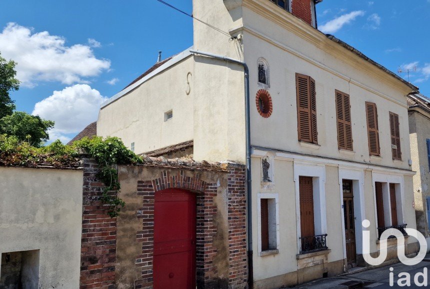 Town house 6 rooms of 135 m² in Saint-Julien-du-Sault (89330)