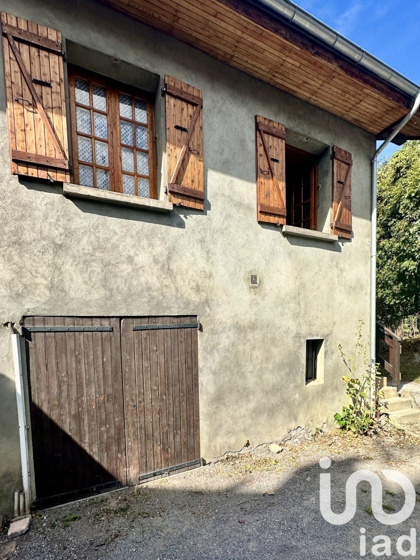 Village house 3 rooms of 67 m² in Crots (05200)