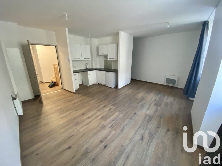 Studio 1 room of 35 m² in Bagnères-de-Bigorre (65200)