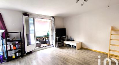 Studio 1 room of 33 m² in Pontault-Combault (77340)