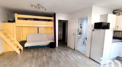 Studio 1 room of 33 m² in Pontault-Combault (77340)