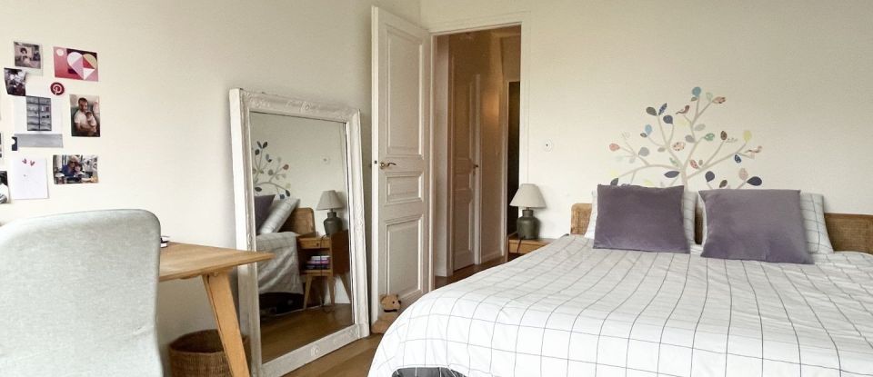 Appartement 3 pièces de 81 m² à Paris (75011)