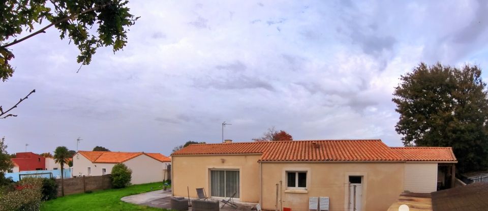 Traditional house 7 rooms of 127 m² in La Chaize-le-Vicomte (85310)