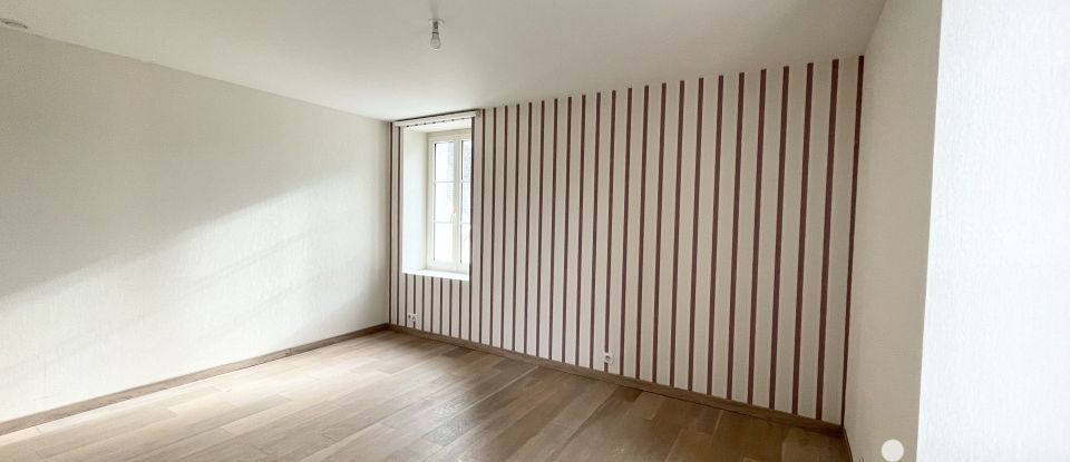 Town house 7 rooms of 182 m² in Argentré (53210)