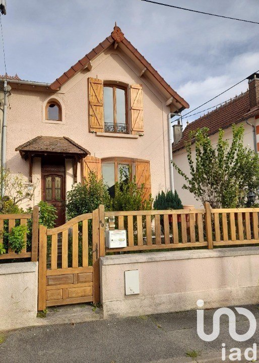 Maison 4 pièces de 80 m² à Villeneuve-le-Roi (94290)