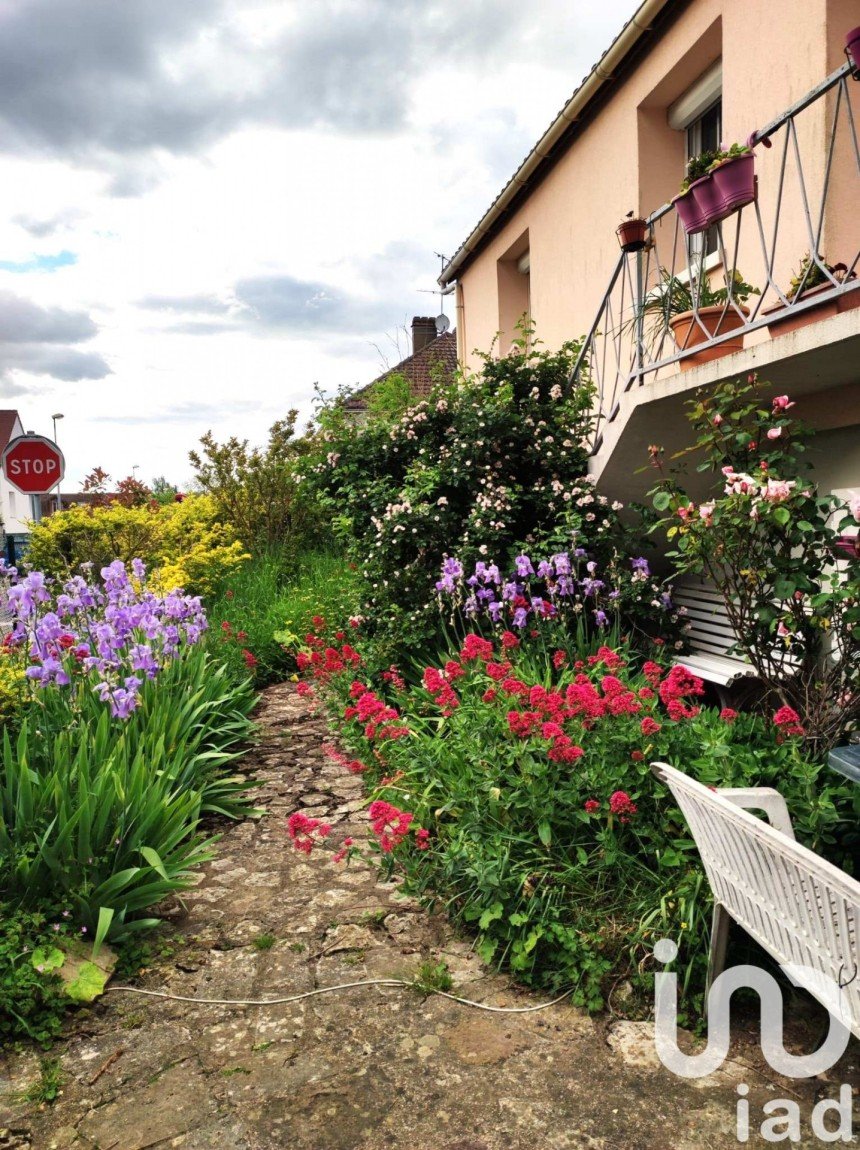 Maison 5 pièces de 80 m² à Thivars (28630)