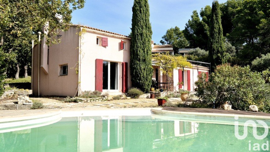 Traditional house 4 rooms of 135 m² in L'Isle-sur-la-Sorgue (84800)