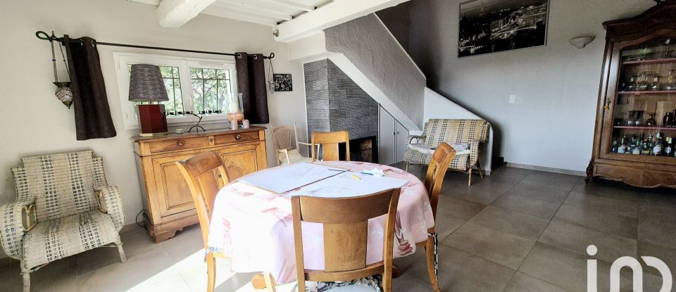 Traditional house 4 rooms of 135 m² in L'Isle-sur-la-Sorgue (84800)