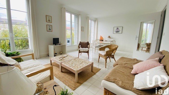 Apartment 3 rooms of 84 m² in Royan (17200)