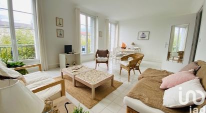 Apartment 3 rooms of 84 m² in Royan (17200)