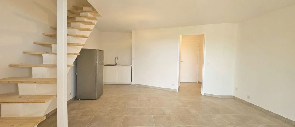 Apartment 3 rooms of 56 m² in Saint-Raphaël (83700)