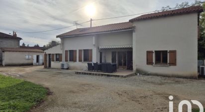 Maison de campagne 6 pièces de 169 m² à Saint-Saviol (86400)