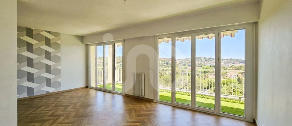 Apartment 3 rooms of 74 m² in Saint-Raphaël (83700)