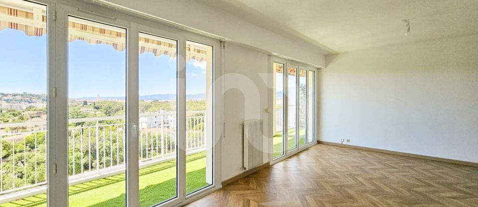 Apartment 3 rooms of 74 m² in Saint-Raphaël (83700)