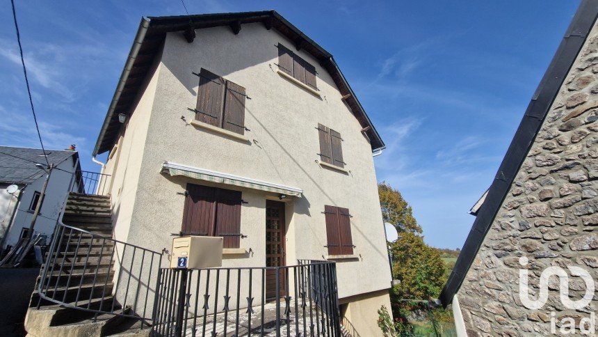 Maison 5 pièces de 88 m² à Besse-et-Saint-Anastaise (63610)