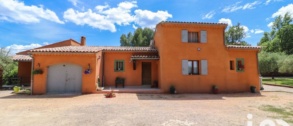 Traditional house 6 rooms of 165 m² in La Verdière (83560)