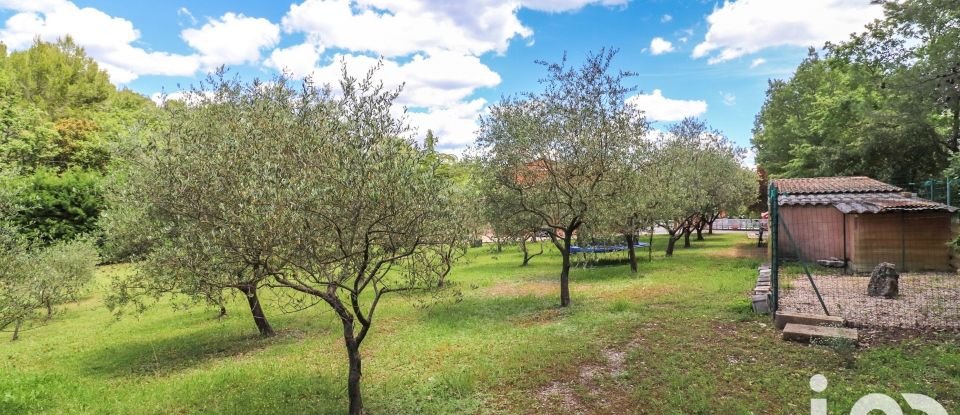 Traditional house 6 rooms of 165 m² in La Verdière (83560)