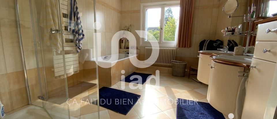 House 10 rooms of 250 m² in Villeconin (91580)