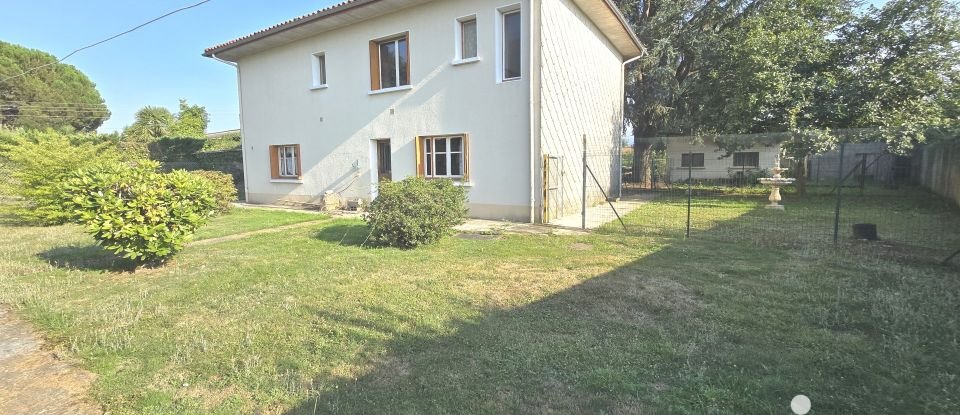 Traditional house 6 rooms of 154 m² in Oursbelille (65490)