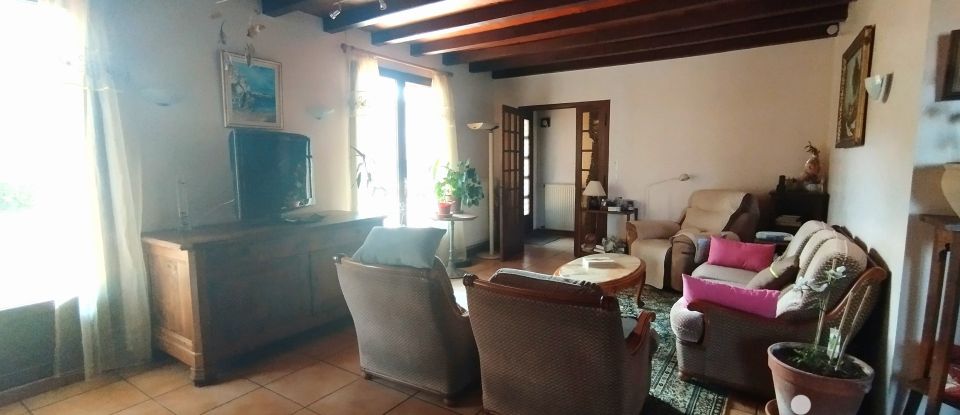 House 8 rooms of 168 m² in Barbaira (11800)