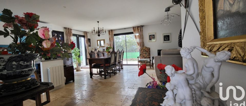 Traditional house 4 rooms of 106 m² in Seillons-Source-d'Argens (83470)