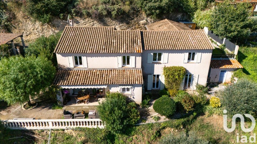 Maison 8 pièces de 241 m² à Saint-Laurent-du-Var (06700)