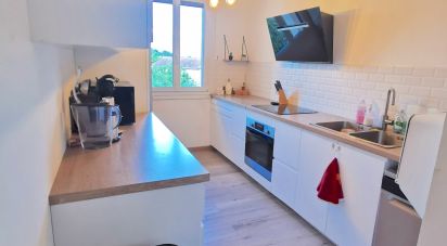 Apartment 4 rooms of 81 m² in Sainte-Geneviève-des-Bois (91700)