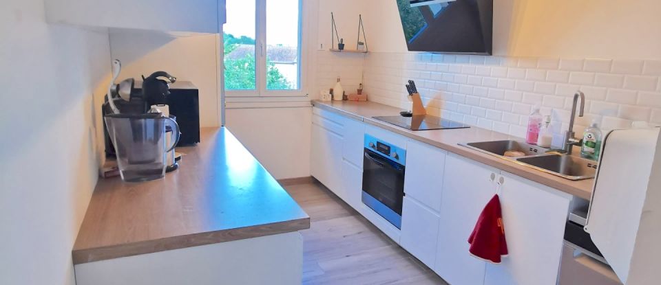 Apartment 4 rooms of 81 m² in Sainte-Geneviève-des-Bois (91700)