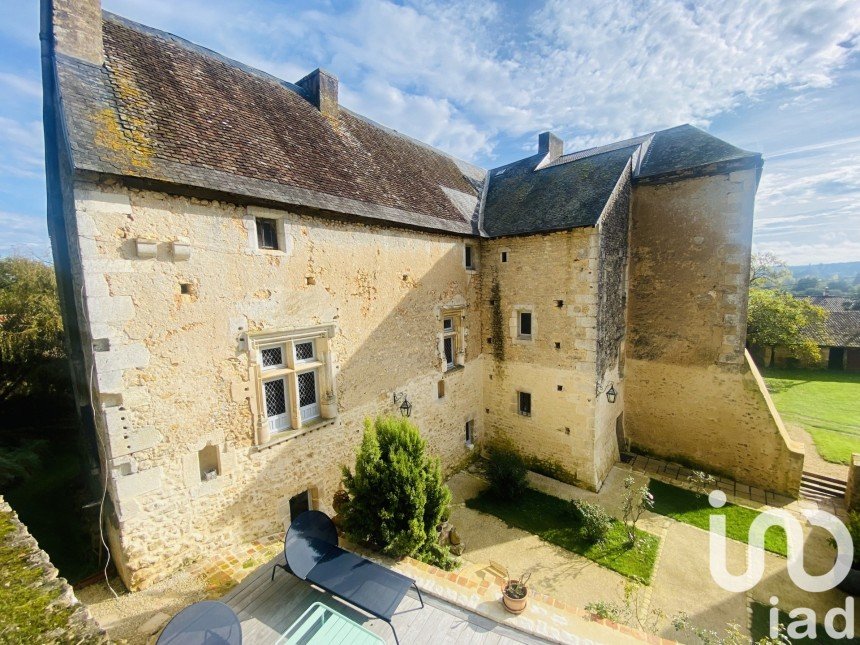 Castle 9 rooms of 374 m² in Iteuil (86240)