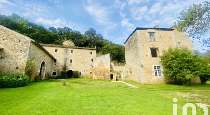 Castle 9 rooms of 374 m² in Iteuil (86240)