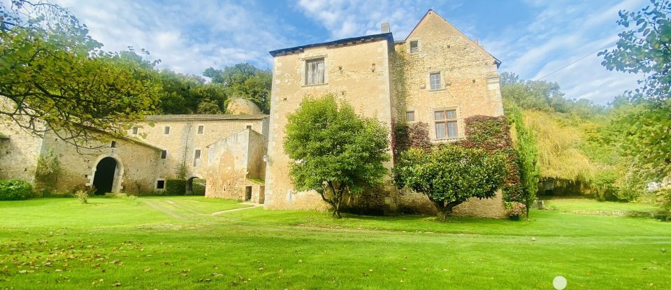 Castle 9 rooms of 374 m² in Iteuil (86240)