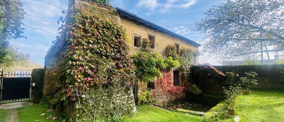 Castle 9 rooms of 374 m² in Iteuil (86240)