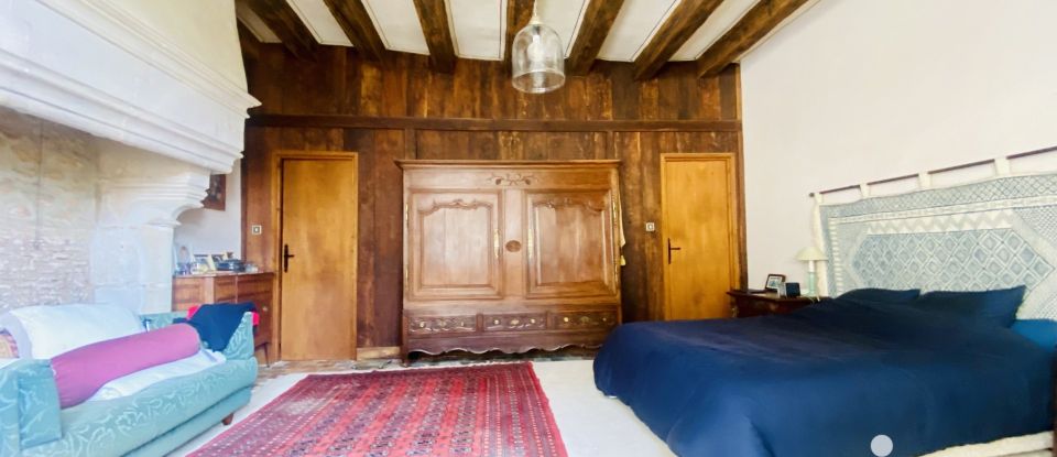 Castle 9 rooms of 374 m² in Iteuil (86240)