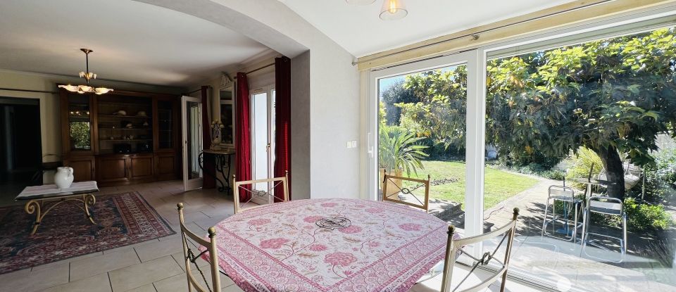 House 8 rooms of 197 m² in Cabriès (13480)